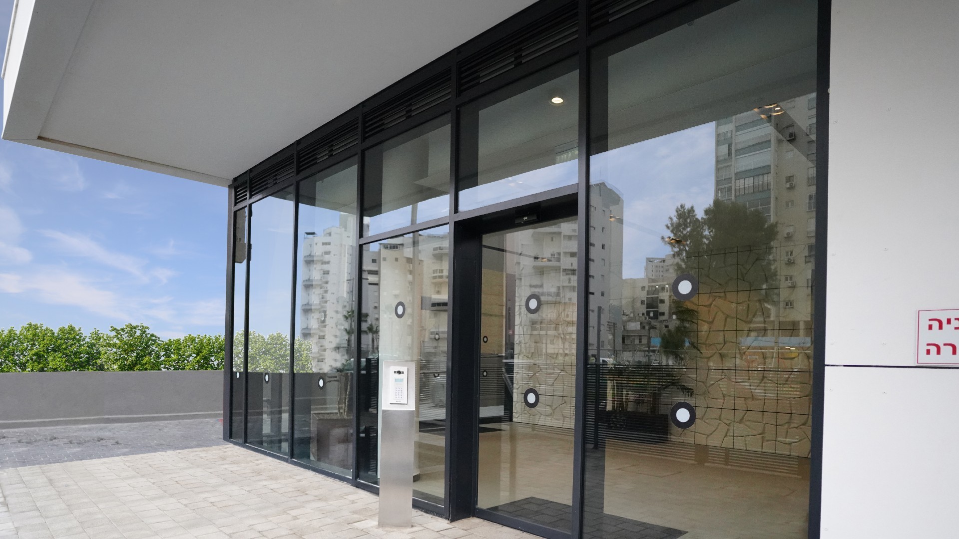 דלתות אוטומטיות